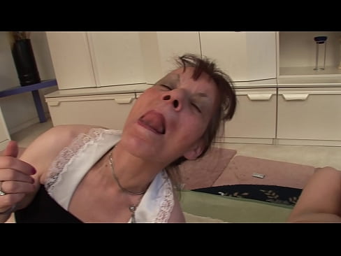 ❤️ Două bunicuțe și un bunic fac sex în trei ️  at ro.pornoboden.ru ❌